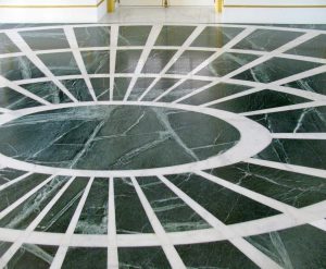 pavimento in marmo verde, marmo intarsiato