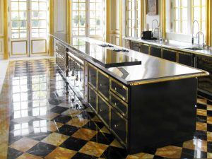 pavimenti in marmo, pavimento cucina in marmo nero e marmo giallo